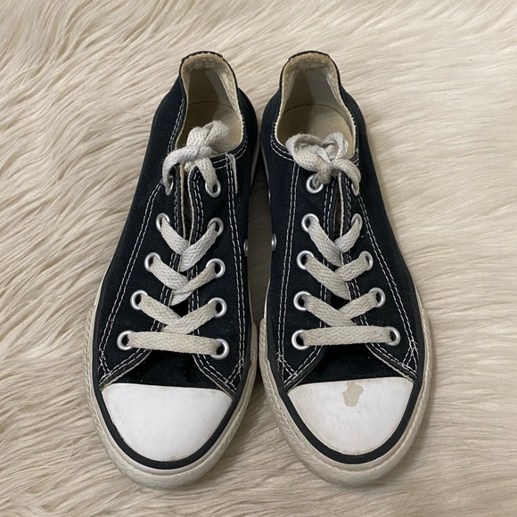 Converse Black Low Top Chuck Taylor All Star Shoes Sneakers - Picture 2 of 8
